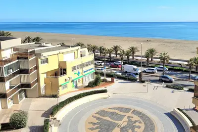 Image de Studio rénové en bord de mer à Canet, proche commodités, idéal pour 3 personnes