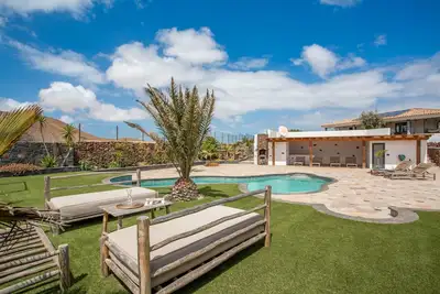 Maison de vacances 'Volcano Ocean Views' avec vue sur la mer, piscine partagée et Wi-Fi