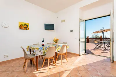 Image de Appartement 'Camia Etna House - Deluxe' avec vue sur mer, Wi-Fi et climatisation