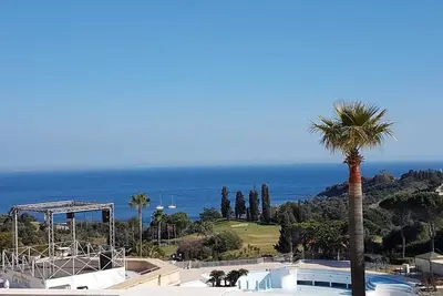 Image de Appart T2 vue sur mer avec 5 Piscines à Saint Raphael Frejus Cap Esterel Agay