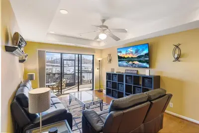 Image de The Falls | 3br Lakefront Condo, Pools & Boat Slip