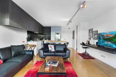 Image de Ultimate St Kilda Convenience - 2br Apt on Acland