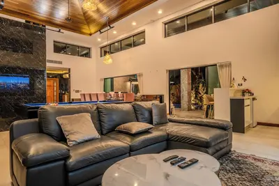 Image de 3-Bedroom Villa Modern Loft & Infinity Pool, 10 Min to Kamala Beach - Noi's Villa