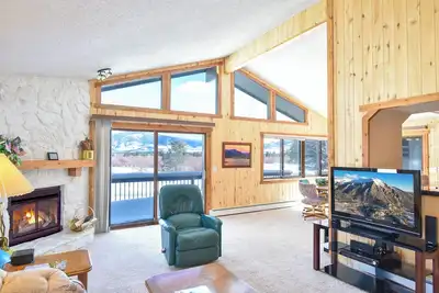 Image de Meadow Creek Retreat: Mountain & Lake Views