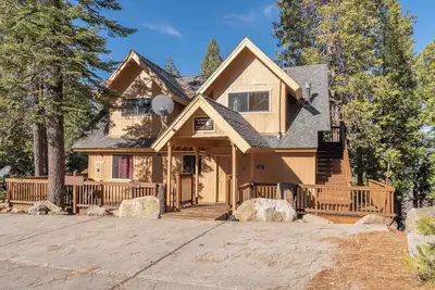 Image de Yosemite Aviary and Quail – 2 separate units for up to 14 guests!
