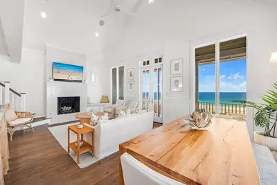 Image de Shell Of A View Cottage & Carriage - Gulf Front Rosemary Beach Jewel
