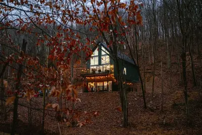 Image de The Greenhouse | Indoor Slide | Hocking Hills