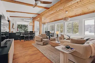 Image de Kuro at Paint Lake, Lake of Bays, Muskoka