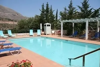 Image de Luxury semi-detached Villa Agia Efimia, No car rental necessary, Shared large pool