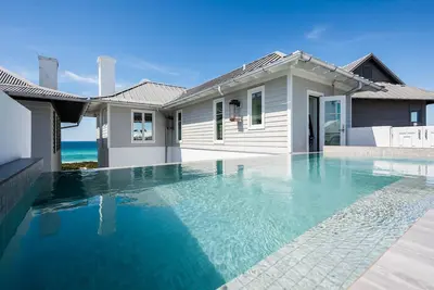 Image de Rosemary Beach Rooftop Heated Pool w/ Carriage House