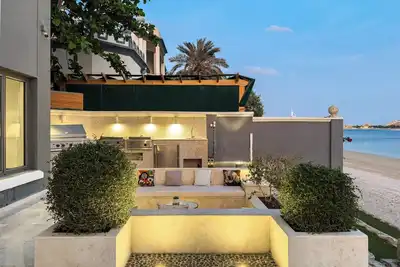 Image de Elegant 3br Upgraded Villa | Pool and Beach Access