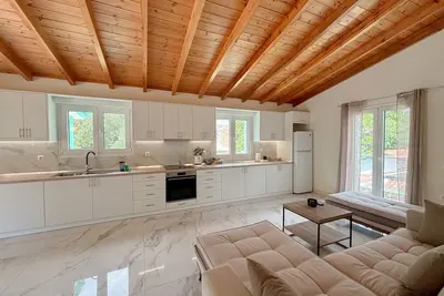 Magellanos Mint House- Kinopiastes