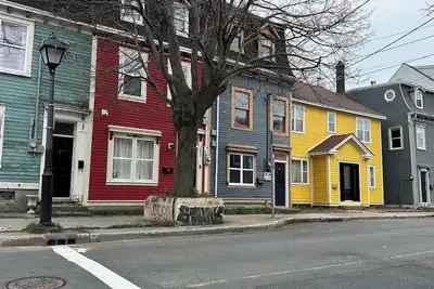 Image de Colorful Charm: Jellybean 3br House In St. John's