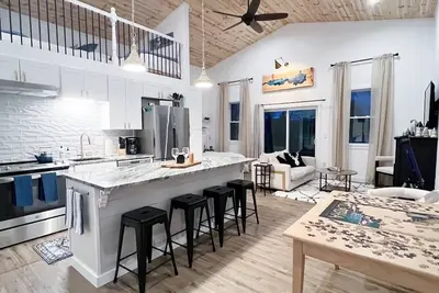 Image de Cliodhna's Cotttage in MidCoast Maine!