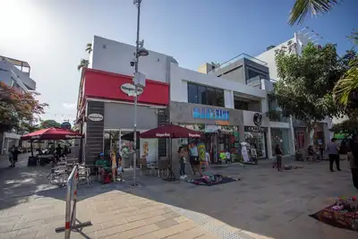 Image de 2 bedroom apartment directly on Quinta Av.