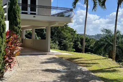 Image de 3-bedroom house with Solar Energy, Water cistern, Ac, and high speed internet.