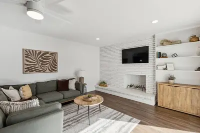 Image de Tch - Cozy 3bd/1. 5ba in Richardson with Workspace