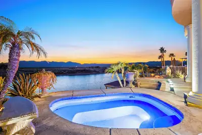 Image de Paradise Riverfront Home with Spa and Dock Sleeps 16+