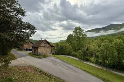 Image de Cozy Bear Log Cabin, View, Wifi, Dogs Allowed