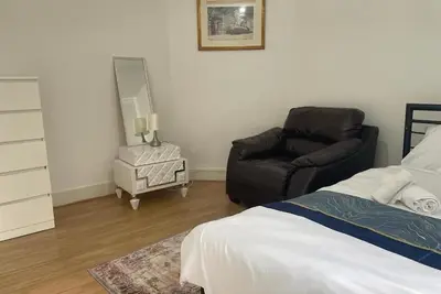 Image de 10 minutes from Wembley stadium! 5 bedroom house.