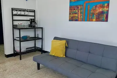 Image de Renovated Downtown Apt. /Wi-fi