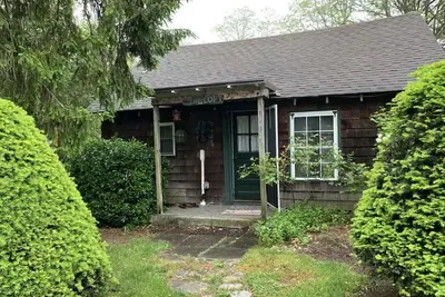 Image de Quaint Cottage on Long Island's South Shore