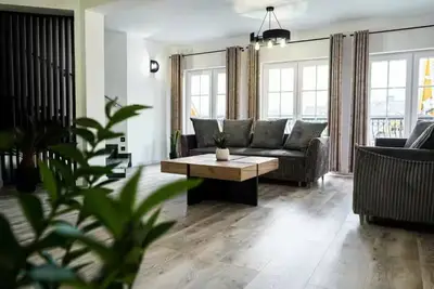Image de Lakefront apartment