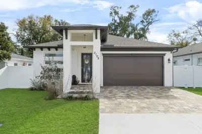 Image de 4 Bedroom, 2. 5 Bath Spacious Home Away From Home