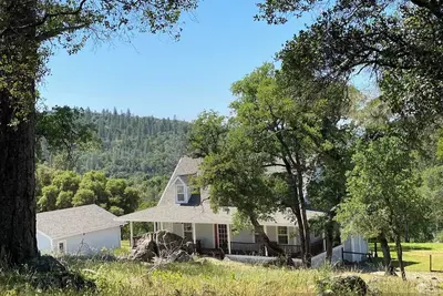 Image de Idyllic Hideout: Sweeping Views!