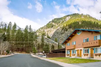 Image de Luxe Bavarian Retreat: in Town w/Hot Tub!