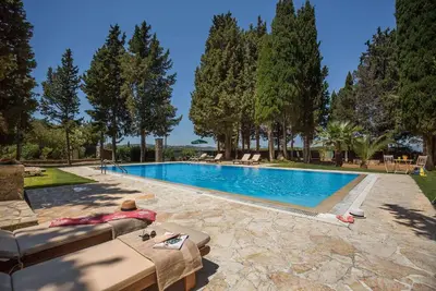 Image de Attractive Villa, A\/C, Large Private Pool & Idyllic Setting in the Sought-After Area of Gastouri!