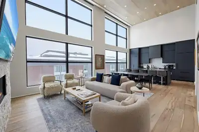 Image de Elite Jackson Getaway | Apres-ski Lounge w/ Fireplace, Mtn Views & Hot Tub