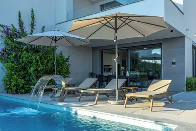 Image de Luxury villa with open sea view and its own multi-purpose sports ground