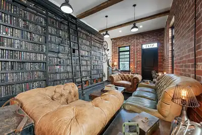 Image de The Ultimate Book House