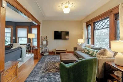 Image de Bright & Spacious near Su, Hospi