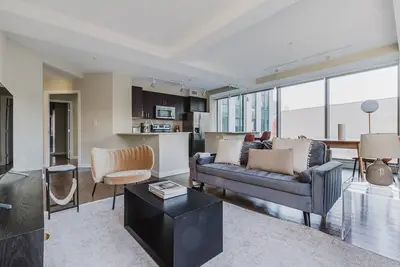 Image de Excellent Chinatown 2br w/ Gym & W/D, nr Restaurants, by Blueground