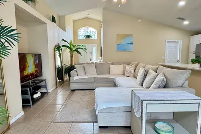 Image de 4701-Lake Berkley villa- Renovated 3 bed