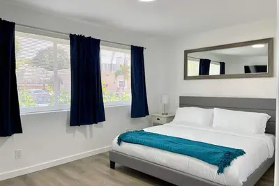 Image de 600 apt 2 · Charming 2 Bed / Parking 10min from Fll & Beach