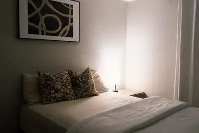 Image de 1bedroom\nGuest suite with separate entrance and exit, full kitchen