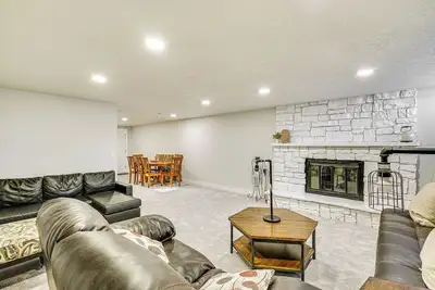 Image de 3 Mi to Valley Fair Mall: Salt Lake City Apt!