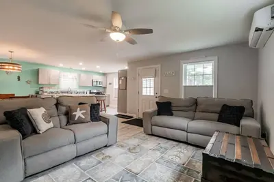 Image de Spacious 3br/2ba Condo Close to the Ocean!