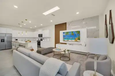 Image de Chic 10br Retreat with Themed Rooms & Pool