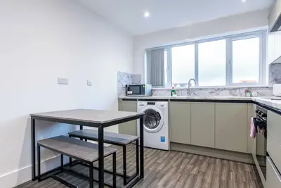 Image de Chapel Street Flat 5 - Parks & Leisure Spaces Nearby