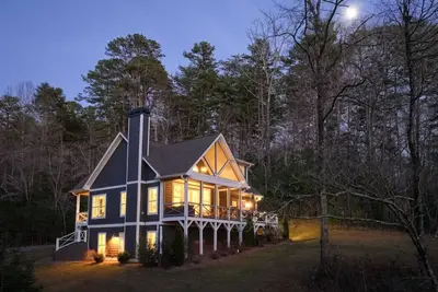 Image de Scenic 4br|2ba Contemporary Lake Burton Home