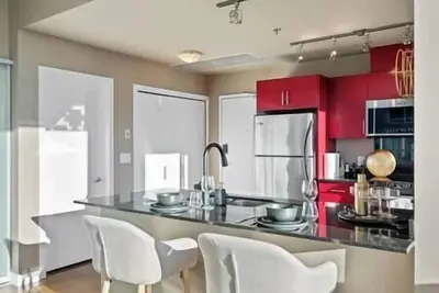 Image de King Bed | Dt Views | Ug Park | Walk to Saddledome