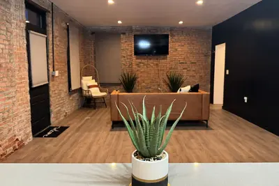 Image de Jungle Jive🌿🐯 - Free Parking • Short North • Downtown • Near Nationwide & Convention Center!