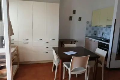Image de Ref. 45 Summer rental – Three bedroom apartment 150 m from the sea, sleeps 7