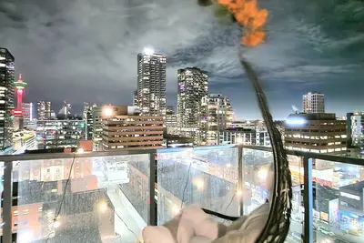 Image de Condo Luxueux avec Vue Imprenable sur la Tour | Cœur du Centre-Ville