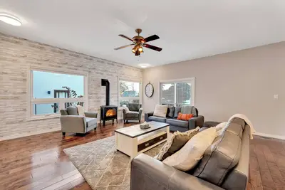Image de Georgia - 3 Br Bungalow w/ Deck, Bbq & Near Mall