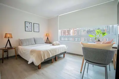 Image de City Center Charm Studio Apt w Pool